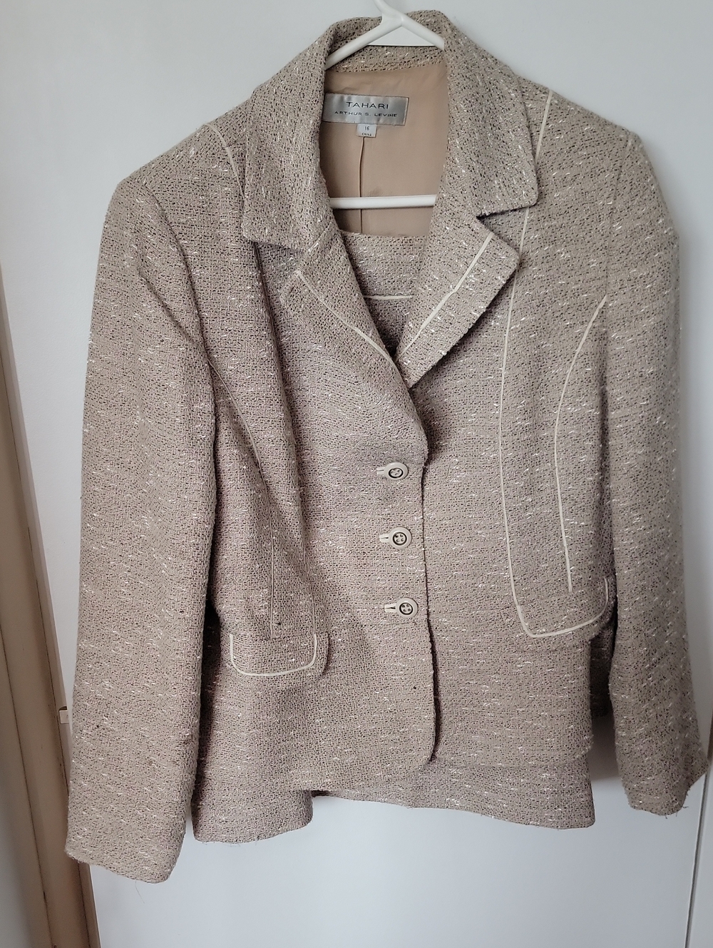 Tahari Neutral Beige Tweed Skirt Suit with White Piping